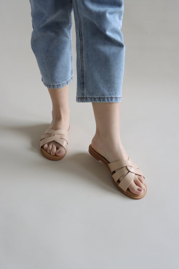 Josie Intertwining Sliders (Shell) - Our Daily Avenue